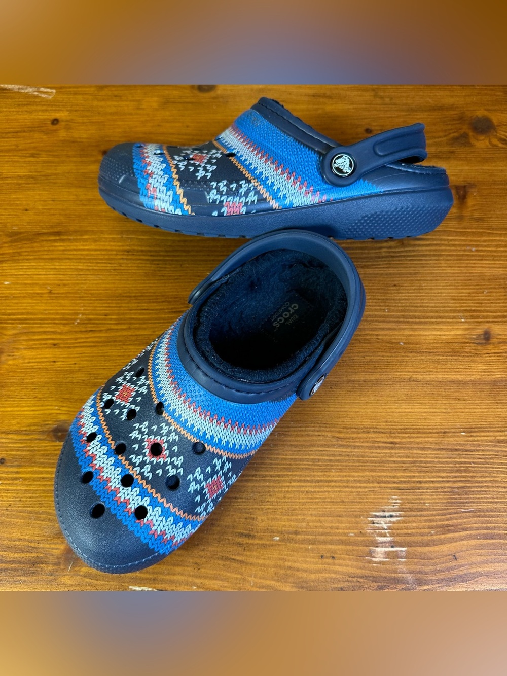 CROCS Unisex Classic Fair Isle Knit Printed Lined Clogs Women’s 6 Men’s 4